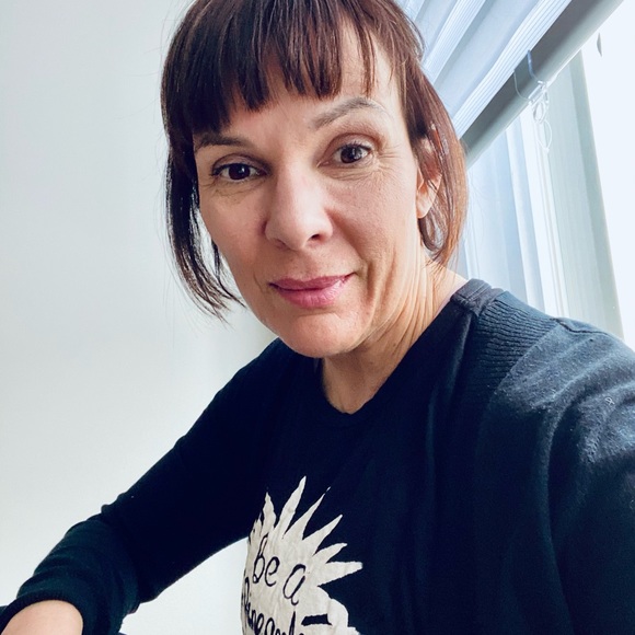 Meet your Posher, Susan - Picture 2 of 3